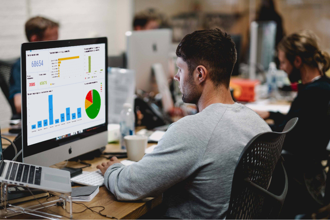 Analysten prüfen die Plattform nach der Ausstrahlung